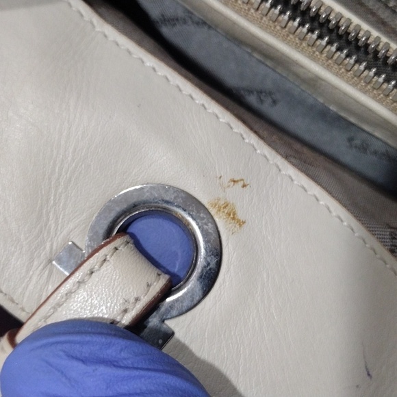 Authentic Salvatore Ferragamo Tan Tote Bag, 3 Compartments Magnetic Snap Closure - Picture 15 of 15